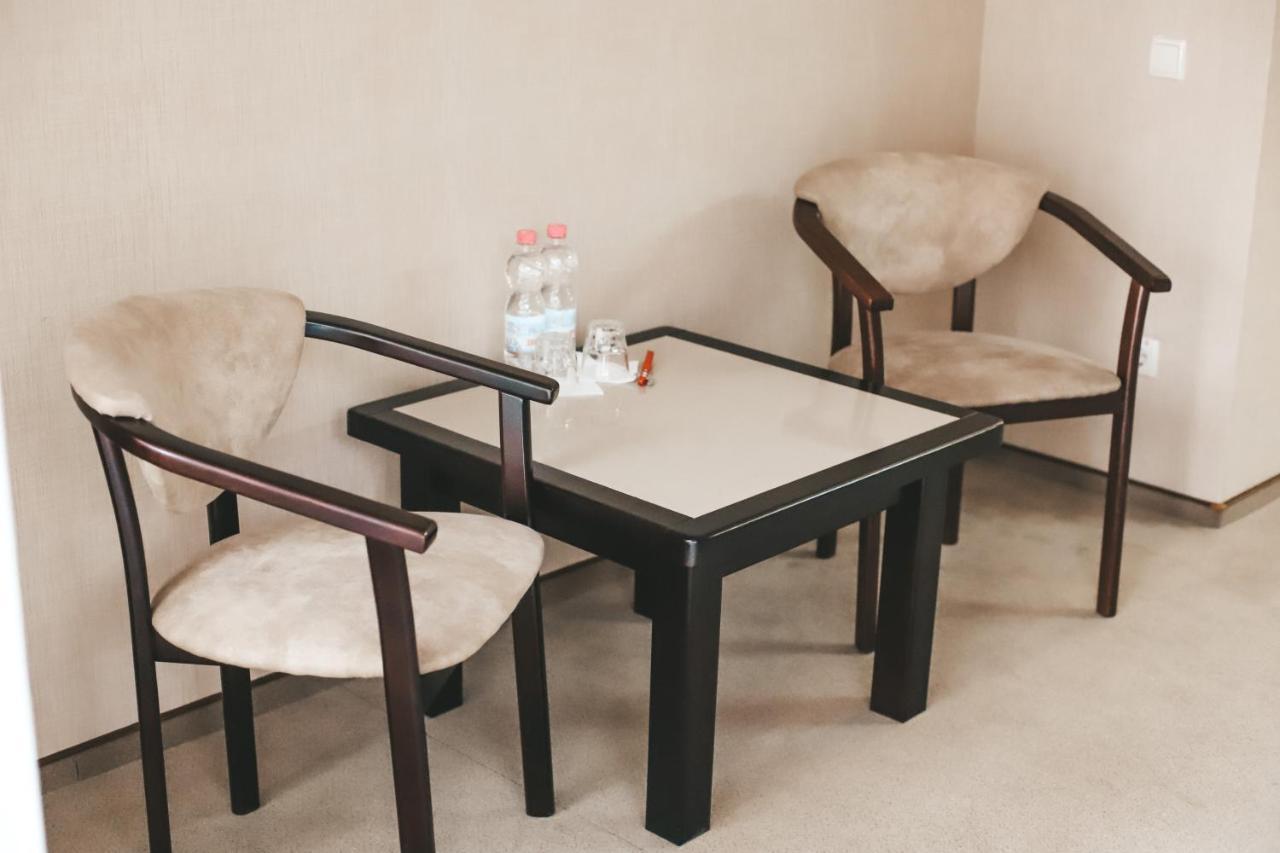 Georg Palace Hotel チェルニウツィー エクステリア 写真