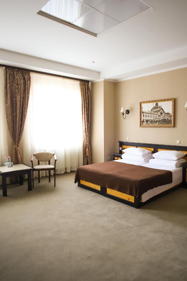 Georg Palace Hotel チェルニウツィー エクステリア 写真
