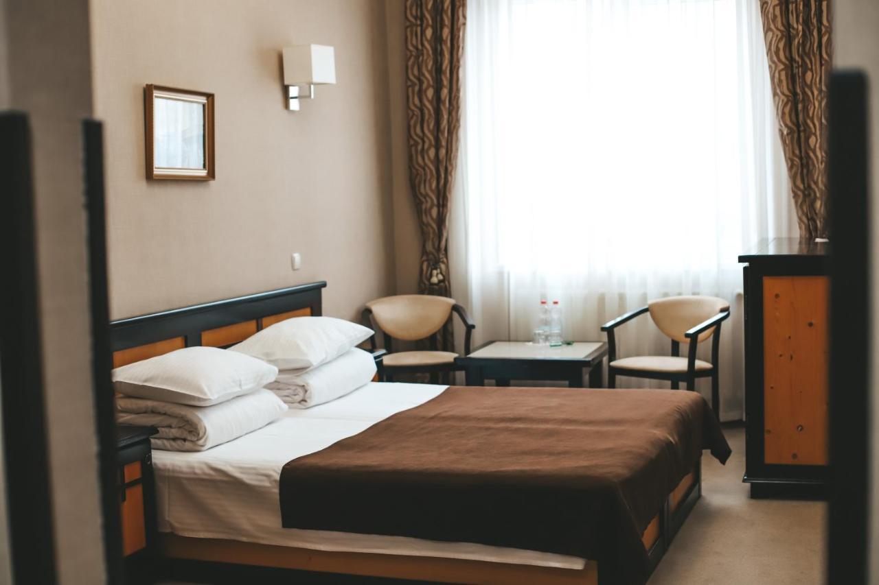 Georg Palace Hotel チェルニウツィー エクステリア 写真