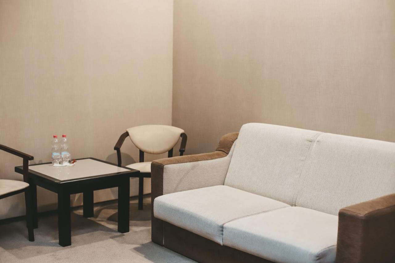 Georg Palace Hotel チェルニウツィー エクステリア 写真