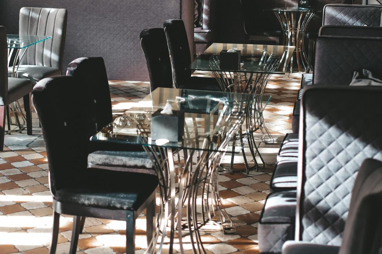 Georg Palace Hotel チェルニウツィー エクステリア 写真