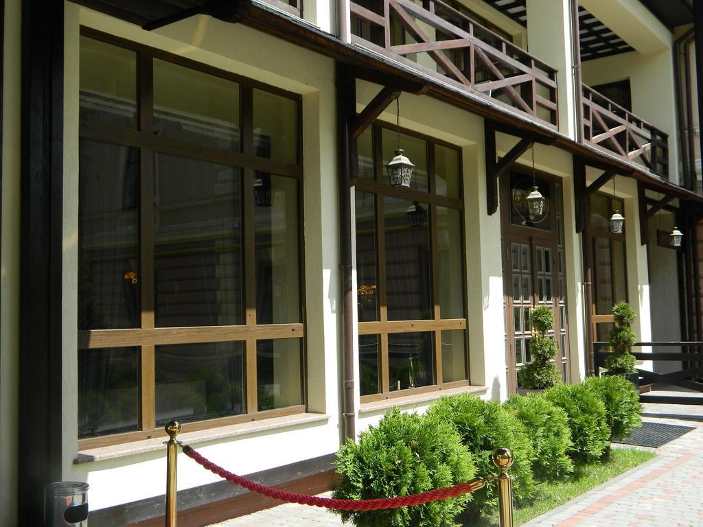 Georg Palace Hotel チェルニウツィー エクステリア 写真
