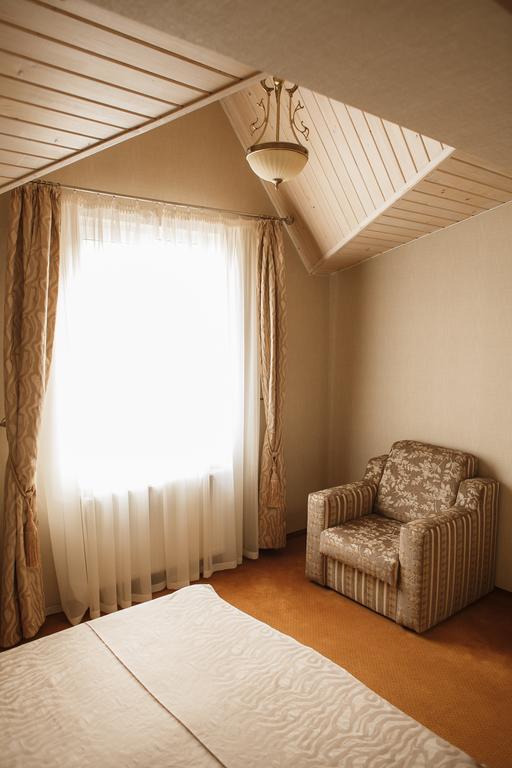 Georg Palace Hotel チェルニウツィー エクステリア 写真